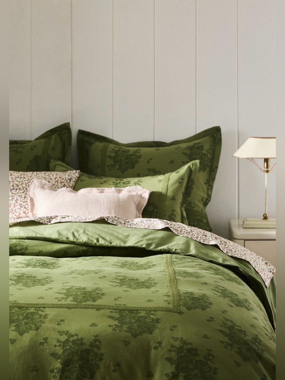 Anthropologie Nadia 100% Cotton Solid Floral Embellished Duvet, King, Green